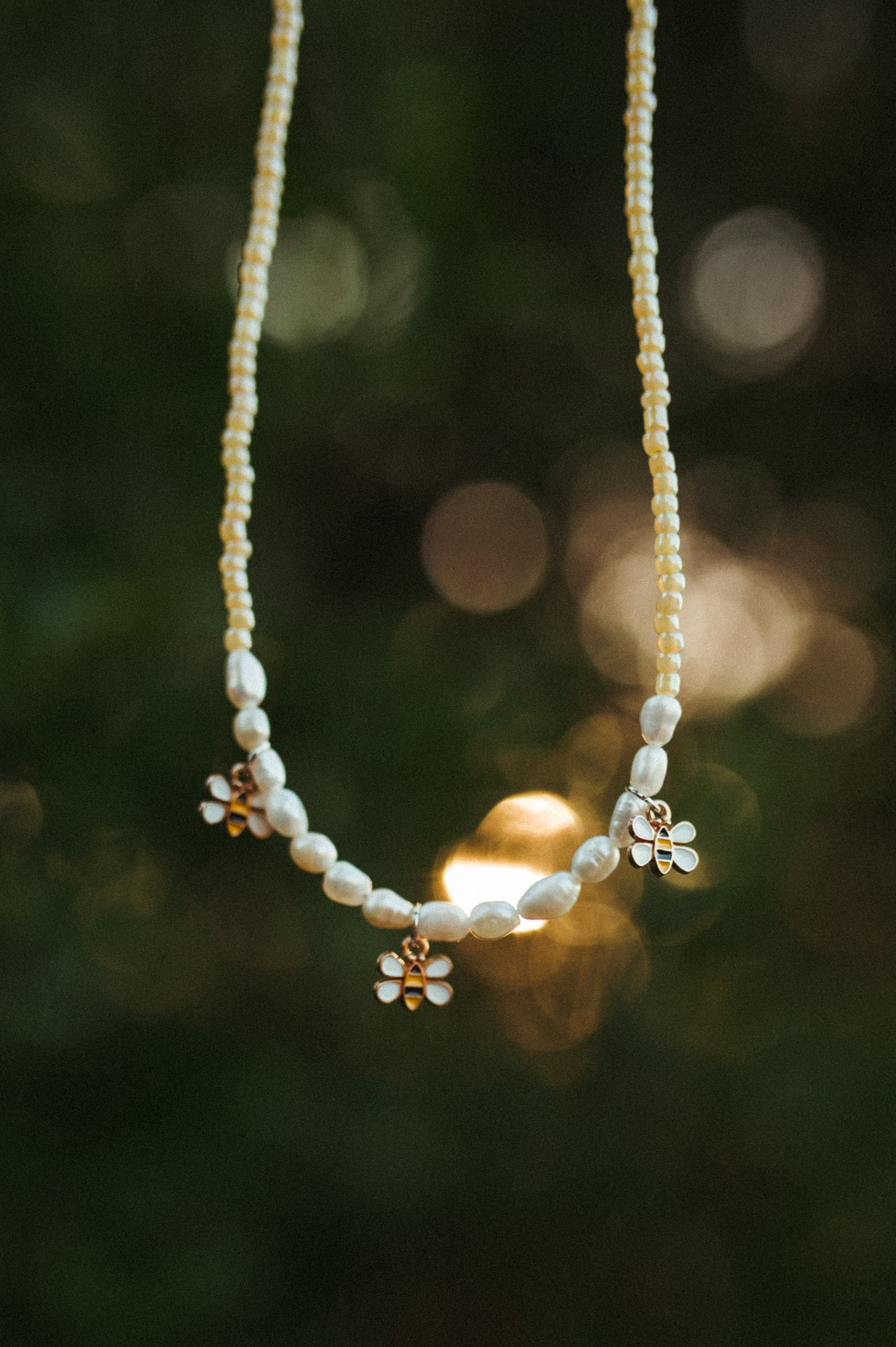 Women’s bee necklace